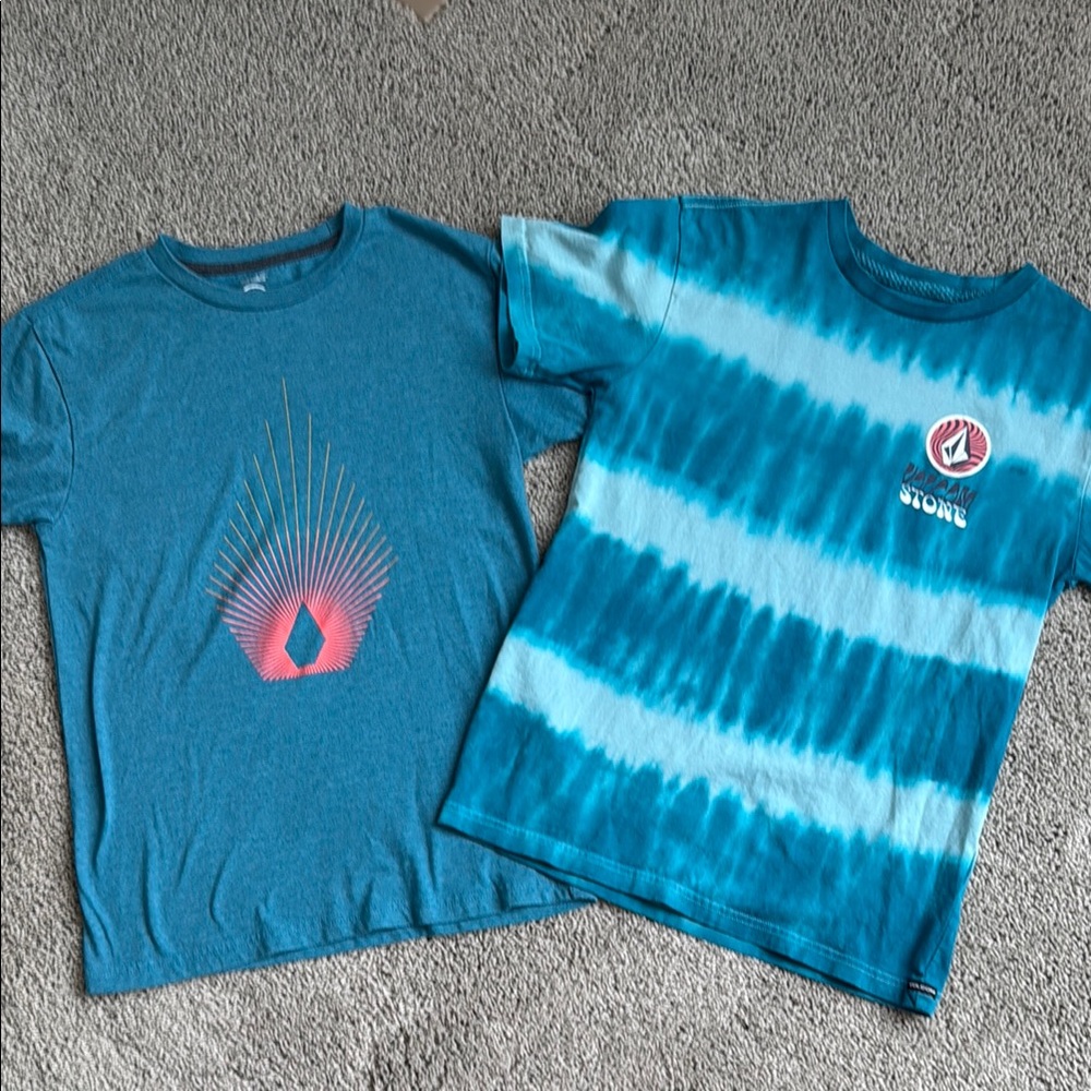Boys Volcom shirts (2) - size medium